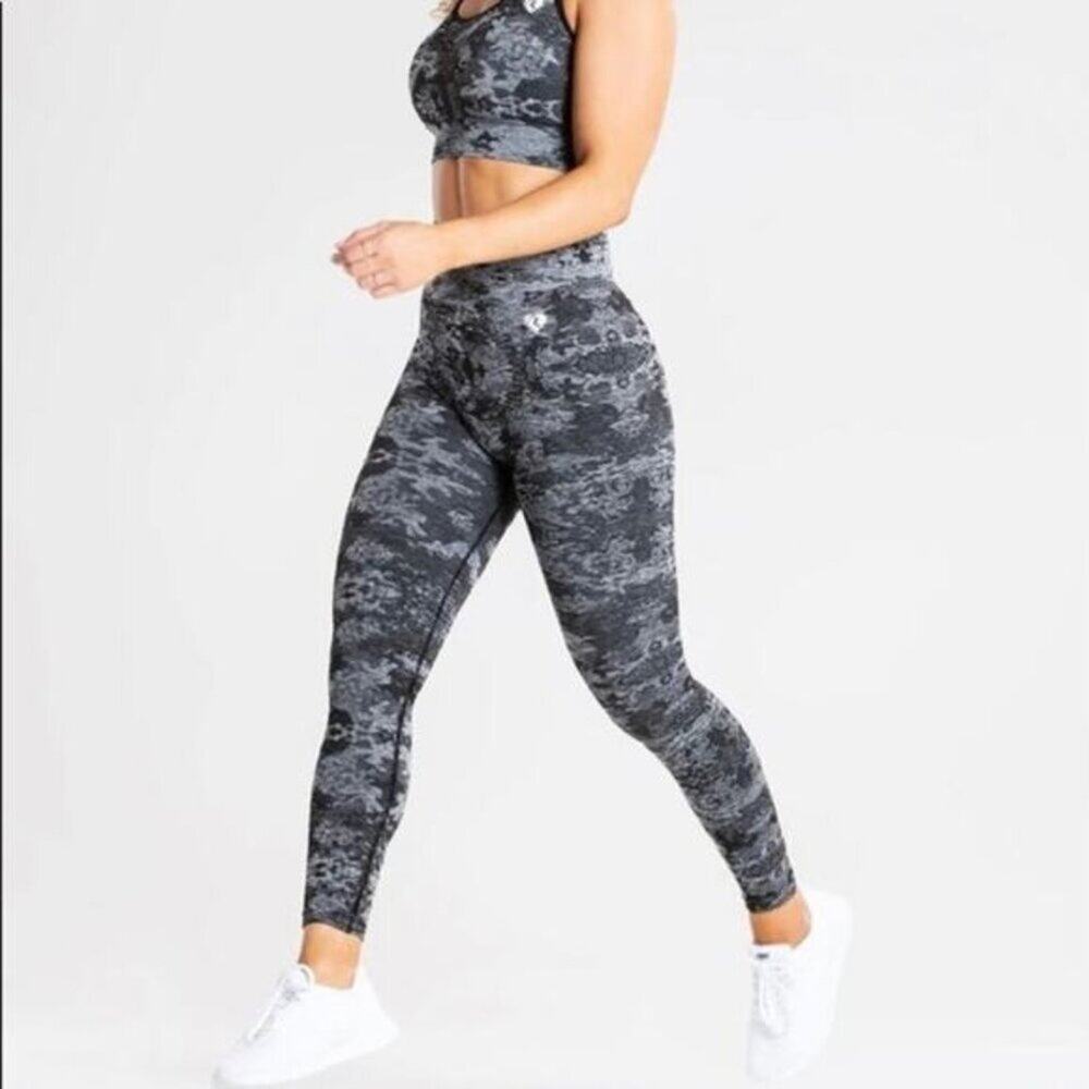 WOMEN'S BEST Camo Seamless Leggings. Black M